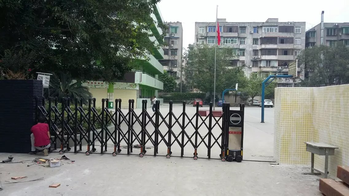 柳州柳南区柳州柳南区深圳市伸缩门